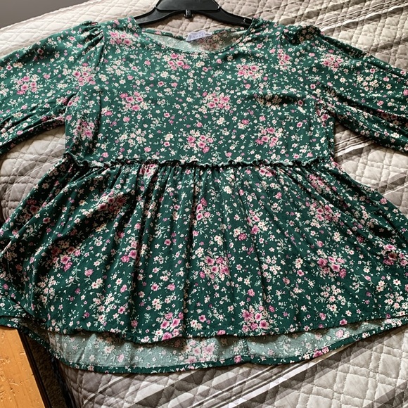 Emily Wonder Green & Purple Floral Peplum Blouse - Picture 8 of 9